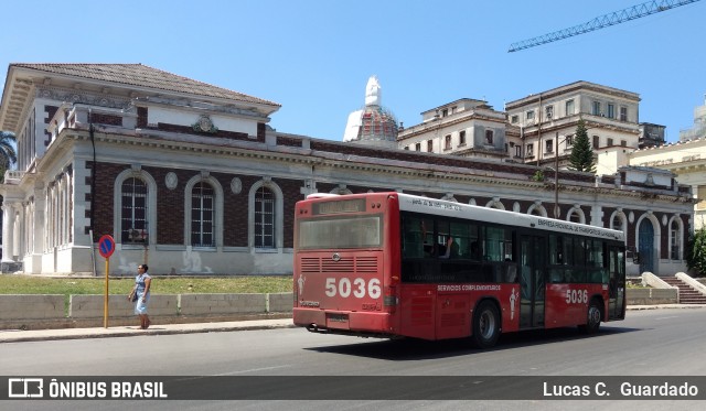 Empresa Provincial de Transporte de La Habana 5036 na cidade de La Habana, Cuba, por Lucas C.  Guardado. Número da foto: #6657263.