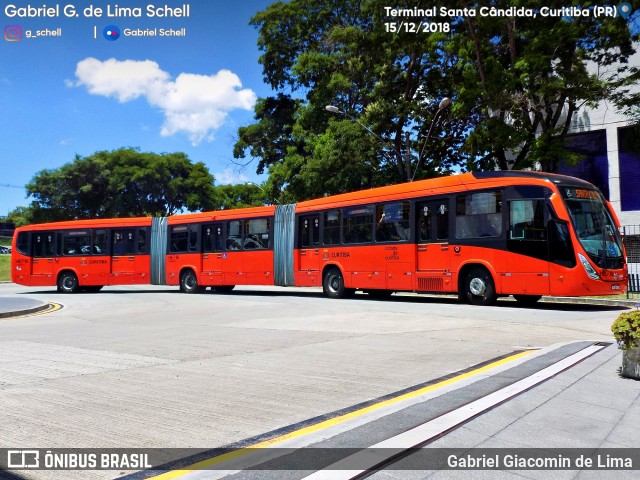 Auto Viação Redentor HE716 na cidade de Curitiba, Paraná, Brasil, por Gabriel Giacomin de Lima. Número da foto: #6657656.