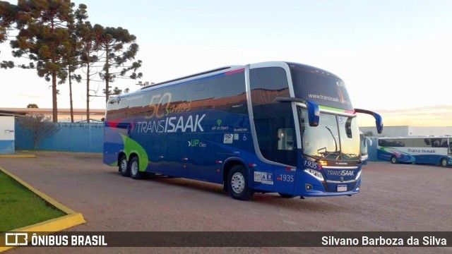 Trans Isaak Turismo 1935 na cidade de Curitiba, Paraná, Brasil, por Silvano Barboza da Silva. Número da foto: #6661440.