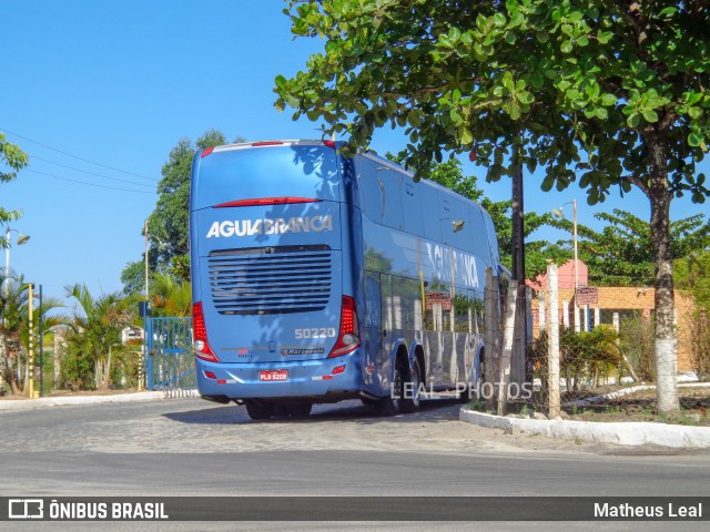 Viação Águia Branca 50220 na cidade de Teixeira de Freitas, Bahia, Brasil, por Matheus Leal. Número da foto: #6665571.