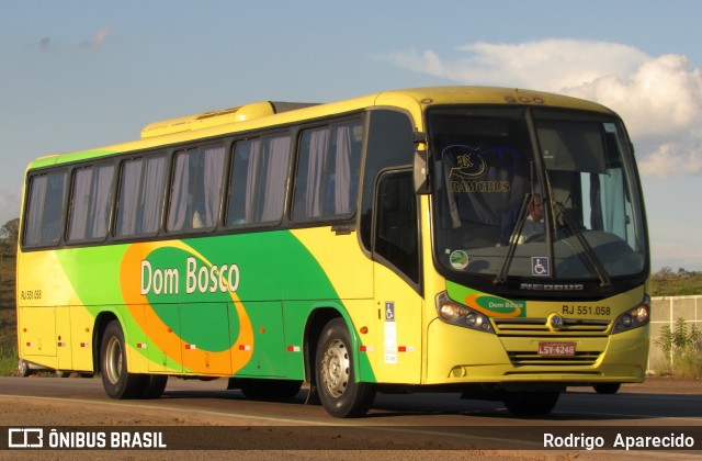 Dom Bosco Turismo e Transportes RJ 551.058 na cidade de Conselheiro Lafaiete, Minas Gerais, Brasil, por Rodrigo  Aparecido. Número da foto: #6675337.