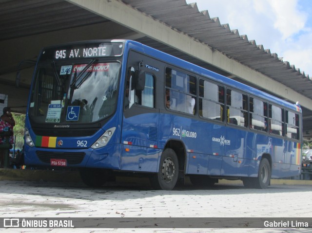 Transportadora Globo 962 na cidade de Recife, Pernambuco, Brasil, por Gabriel Lima. Número da foto: #6677353.