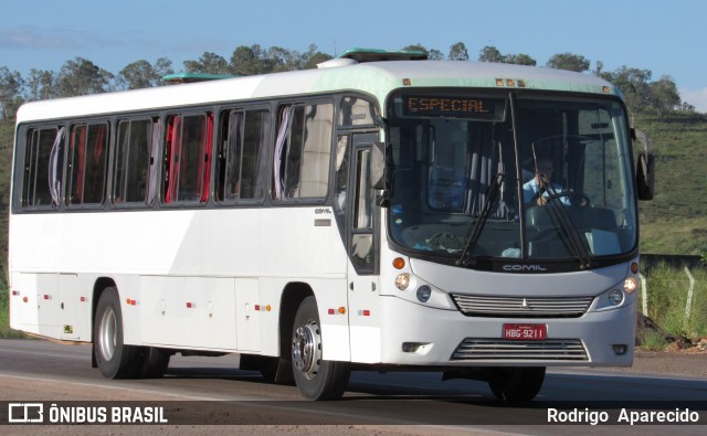 Ônibus Particulares 9211 na cidade de Conselheiro Lafaiete, Minas Gerais, Brasil, por Rodrigo  Aparecido. ID da foto: 6678751.