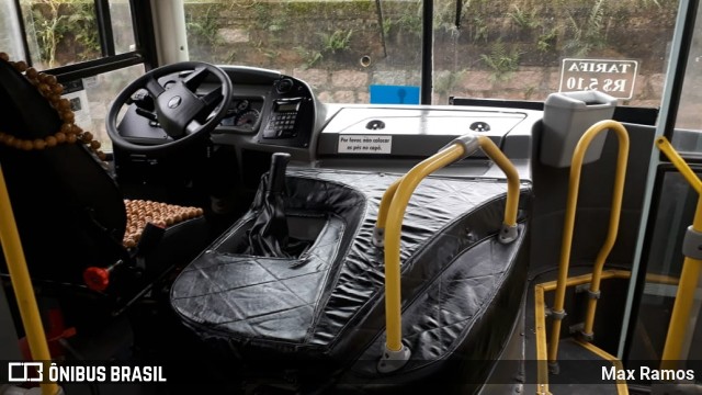 TM - Transversal Metropolitana 2610 na cidade de Porto Alegre, Rio Grande do Sul, Brasil, por Max Ramos. Número da foto: #6680465.