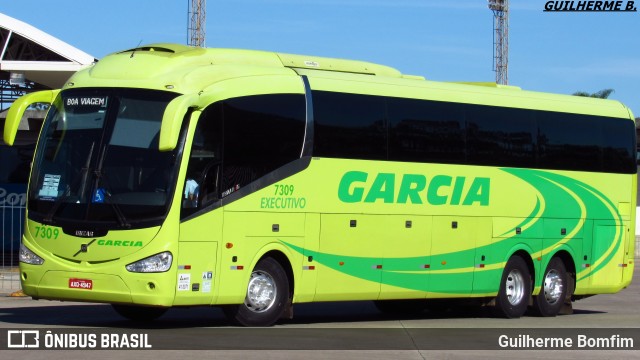 Viação Garcia 7309 na cidade de Curitiba, Paraná, Brasil, por Guilherme Bomfim. ID da foto: 6682170.