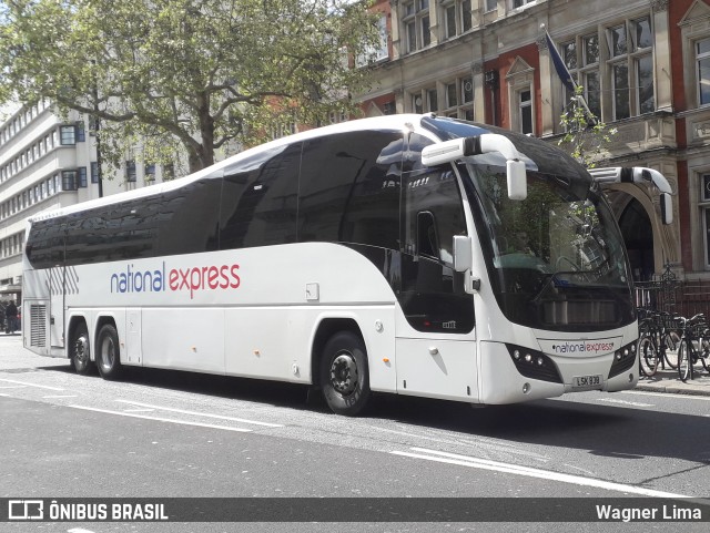 National Express  na cidade de London, Greater London, Inglaterra, por Wagner Lima. ID da foto: 6685548.