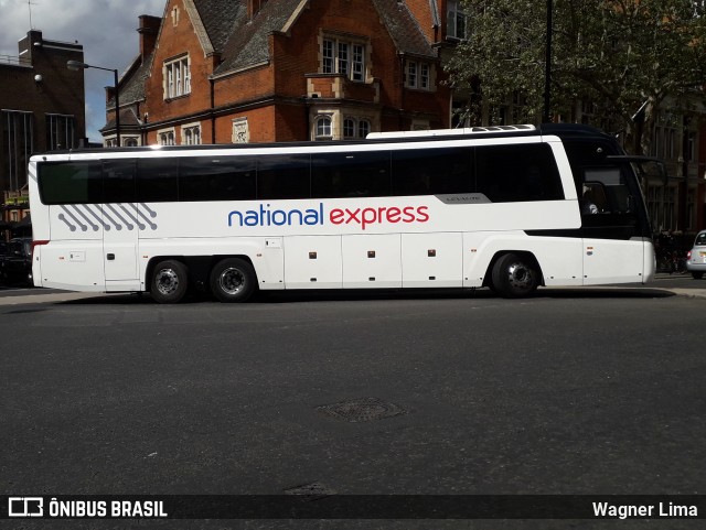 National Express  na cidade de London, Greater London, Inglaterra, por Wagner Lima. ID da foto: 6685653.