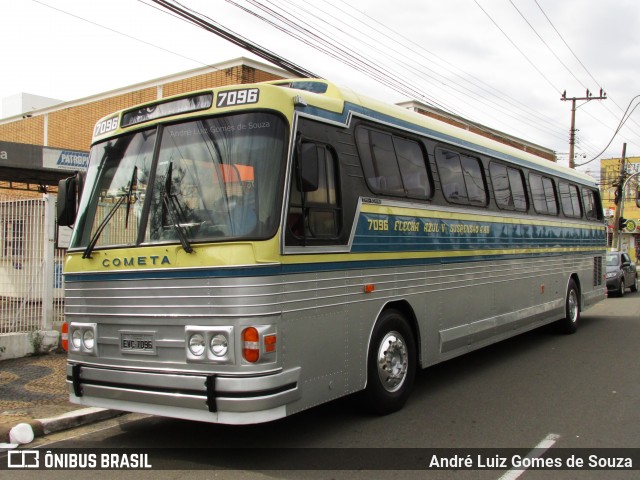 Ônibus Particulares 7096 na cidade de Campinas, São Paulo, Brasil, por André Luiz Gomes de Souza. ID da foto: 6685164.