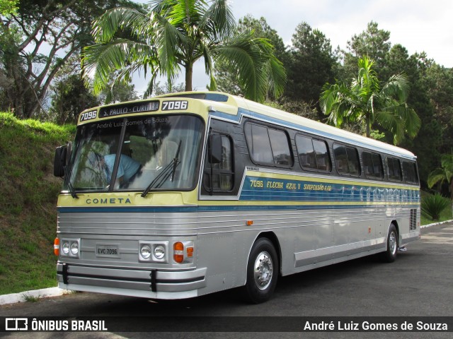 Ônibus Particulares 7096 na cidade de Poços de Caldas, Minas Gerais, Brasil, por André Luiz Gomes de Souza. ID da foto: 6685188.