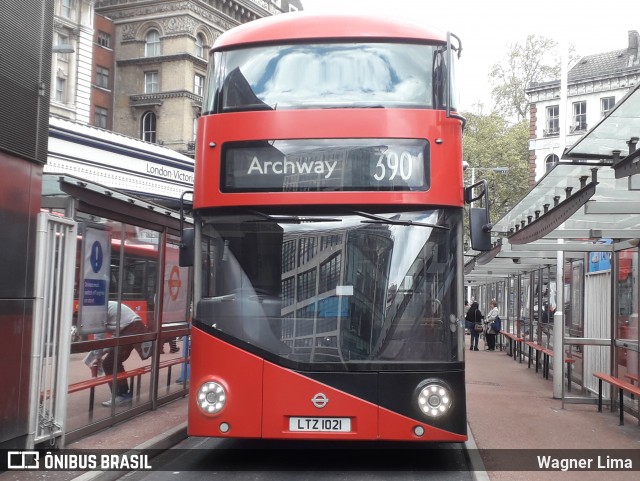 Metroline  na cidade de London, Greater London, Inglaterra, por Wagner Lima. ID da foto: 6685561.