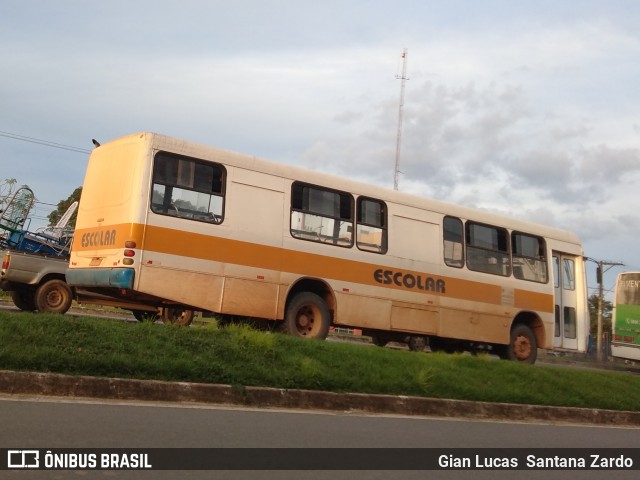Escolares 1470 na cidade de Ji-Paraná, Rondônia, Brasil, por Gian Lucas  Santana Zardo. Número da foto: #6687099.