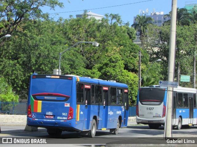 Transportadora Globo 962 na cidade de Recife, Pernambuco, Brasil, por Gabriel Lima. Número da foto: #6689558.