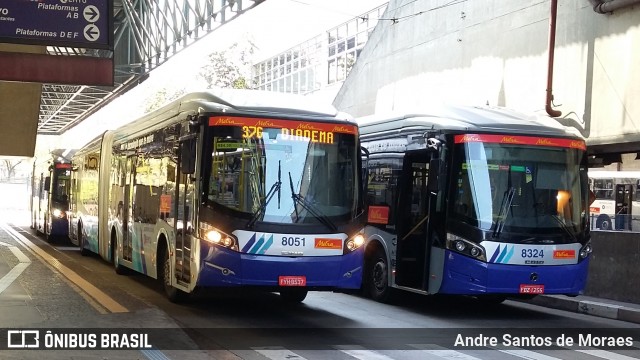 Metra - Sistema Metropolitano de Transporte 8051 na cidade de São Paulo, São Paulo, Brasil, por Andre Santos de Moraes. ID da foto: 6689692.