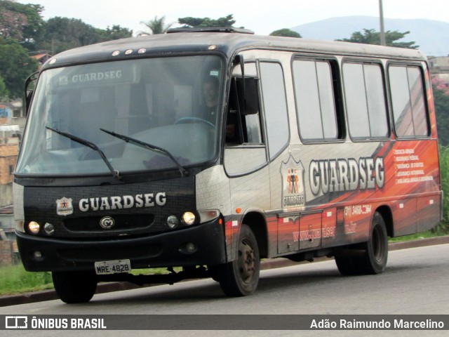Ônibus Particulares 4828 na cidade de Belo Horizonte, Minas Gerais, Brasil, por Adão Raimundo Marcelino. Número da foto: #6619913.