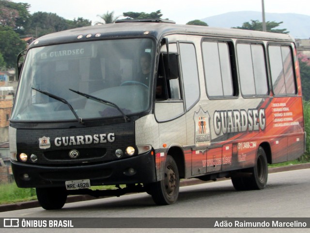 Ônibus Particulares 4828 na cidade de Belo Horizonte, Minas Gerais, Brasil, por Adão Raimundo Marcelino. ID da foto: 6619913.