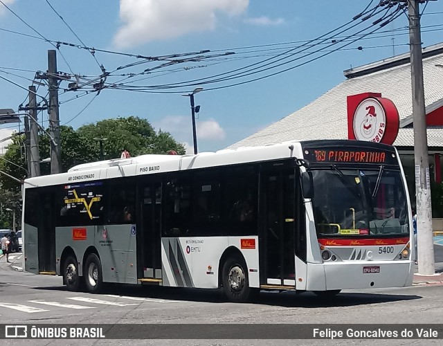 Metra - Sistema Metropolitano de Transporte 5400 na cidade de São Paulo, São Paulo, Brasil, por Felipe Goncalves do Vale. Número da foto: #6618402.