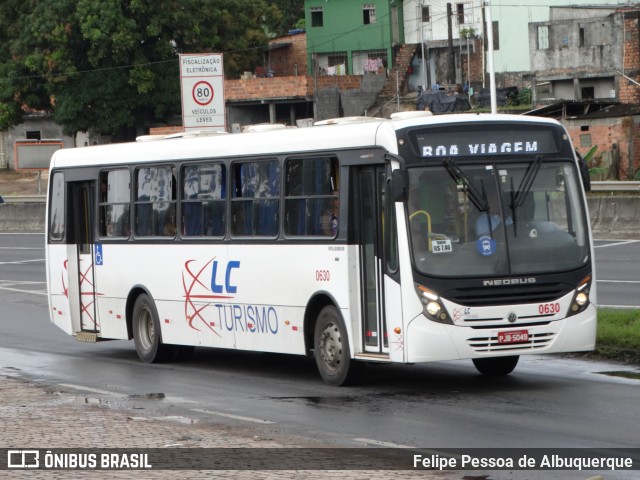LC Turismo 0630 na cidade de Salvador, Bahia, Brasil, por Felipe Pessoa de Albuquerque. ID da foto: 6692615.