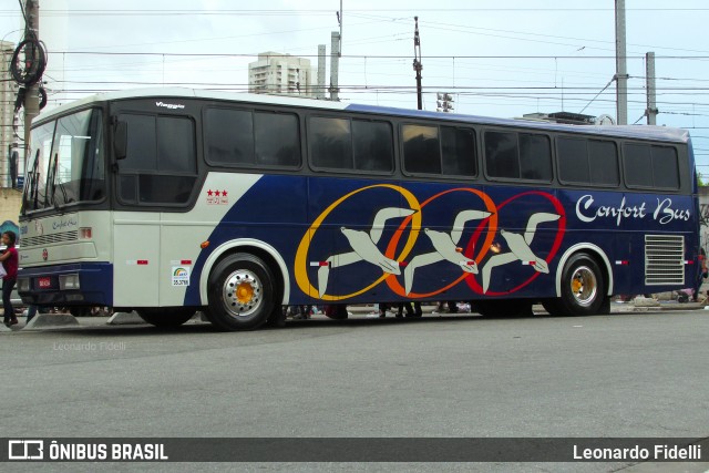 Confort Bus Viagens e Turismo 1500 na cidade de São Paulo, São Paulo, Brasil, por Leonardo Fidelli. ID da foto: 6693888.