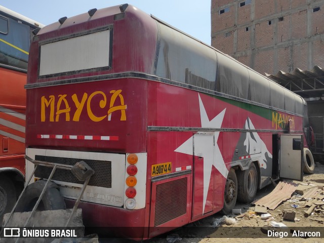 Ônibus Particulares  na cidade de Lima, Lima, Lima Metropolitana, Peru, por Diego Alarcon. Número da foto: #6627650.