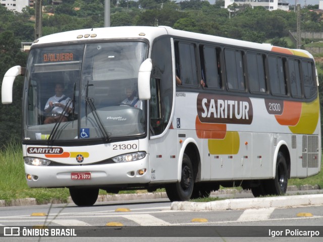 Saritur - Santa Rita Transporte Urbano e Rodoviário 21300 na cidade de Divinópolis, Minas Gerais, Brasil, por Igor Policarpo. ID da foto: 6631287.