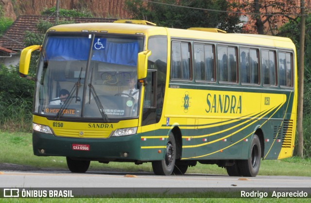 Viação Sandra 0250 na cidade de Conselheiro Lafaiete, Minas Gerais, Brasil, por Rodrigo  Aparecido. Número da foto: #6631009.