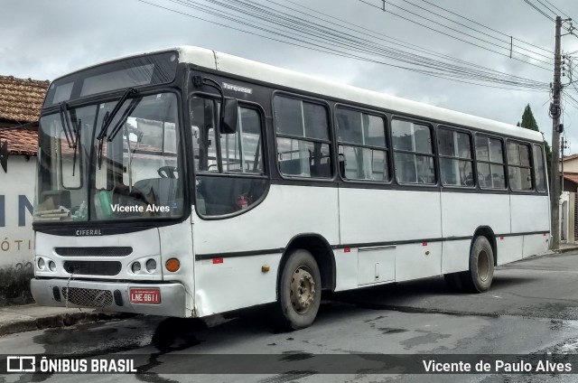 Ônibus Particulares 8611 na cidade de Santo Antônio do Monte, Minas Gerais, Brasil, por Vicente de Paulo Alves. Número da foto: #6634392.