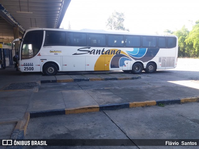 Empresas de Transportes Santana e São Paulo 2500 na cidade de Cruz das Almas, Bahia, Brasil, por Flávio  Santos. Número da foto: #6632366.