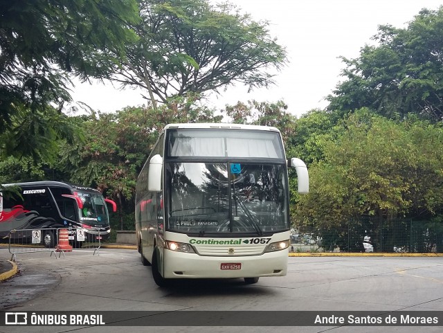 Viação Continental de Transportes 1057 na cidade de São Paulo, São Paulo, Brasil, por Andre Santos de Moraes. Número da foto: #6694286.