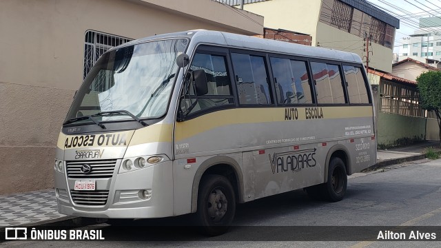 Ônibus Particulares 1976 na cidade de Divinópolis, Minas Gerais, Brasil, por Ailton Alves. ID da foto: 6721930.