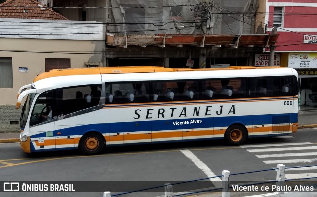 Viação Sertaneja 690 na cidade de Aparecida, São Paulo, Brasil, por Vicente de Paulo Alves. ID da foto: 6722880.