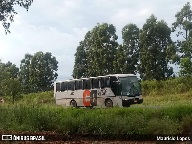 Viação Centro Oeste 230 na cidade de Santiago, Rio Grande do Sul, Brasil, por Mauricio Lopes. Número da foto: #6727692.