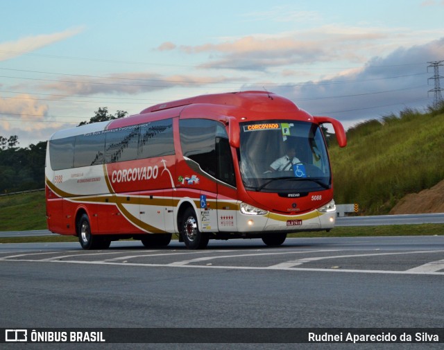 Corcovado Turismo 5088 na cidade de Mogi das Cruzes, São Paulo, Brasil, por Rudnei Aparecido da Silva. Número da foto: #6735780.