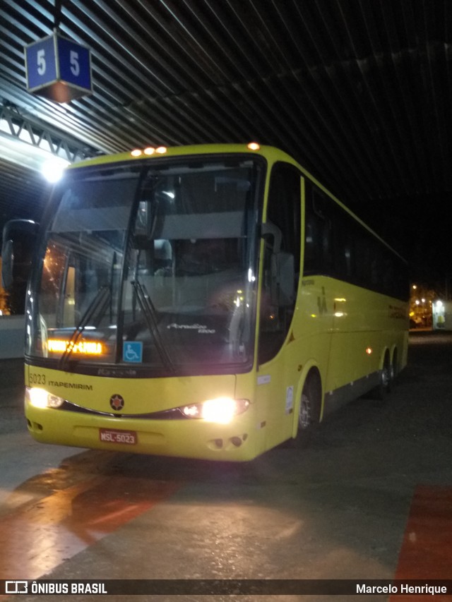 Viação Itapemirim 5023 na cidade de Teófilo Otoni, Minas Gerais, Brasil, por Marcelo Henrique. Número da foto: #6735402.