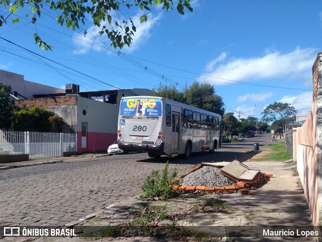 Viação Centro Oeste 280 na cidade de Santiago, Rio Grande do Sul, Brasil, por Mauricio Lopes. Número da foto: #6736490.