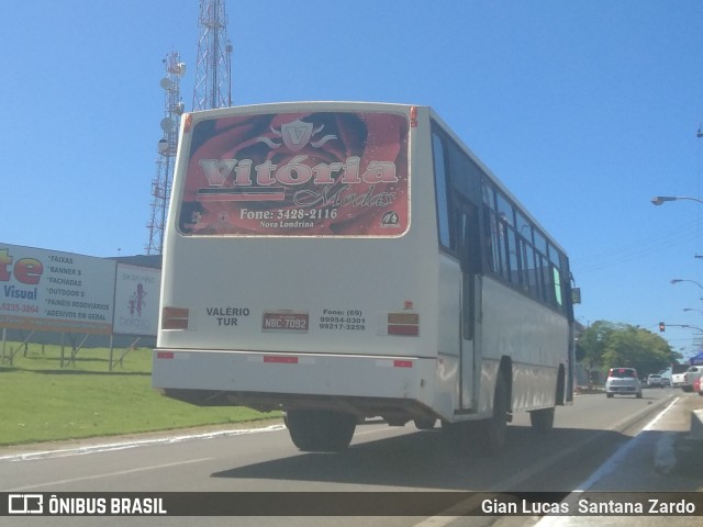 Ônibus Particulares 7092 na cidade de Ji-Paraná, Rondônia, Brasil, por Gian Lucas  Santana Zardo. Número da foto: #6736345.