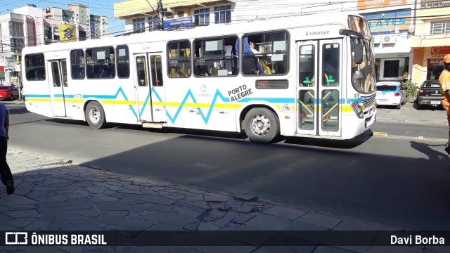 Trevo Transportes Coletivos 1076 na cidade de Porto Alegre, Rio Grande do Sul, Brasil, por Davi Borba. Número da foto: #6738254.