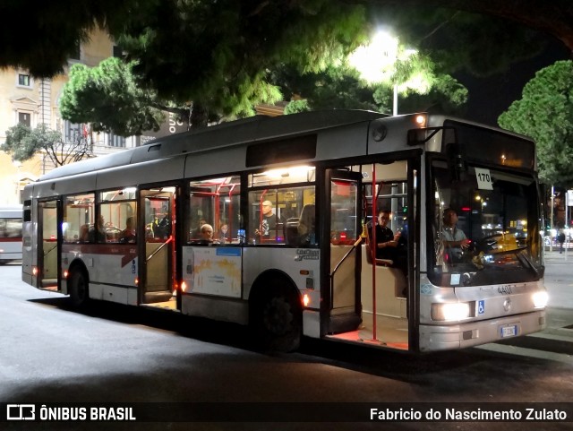 ATAC - Azienda Tramvie e Autobus del Comune di Roma 4407 na cidade de Rome, Rome Capital, Lazio, Itália, por Fabricio do Nascimento Zulato. Número da foto: #6739925.