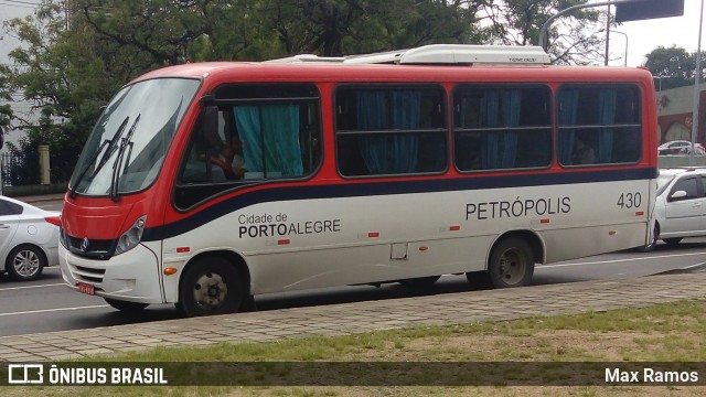 ATL - Associação dos Transportadores de Passageiros por Lotação 430 na cidade de Porto Alegre, Rio Grande do Sul, Brasil, por Max Ramos. ID da foto: 6742686.