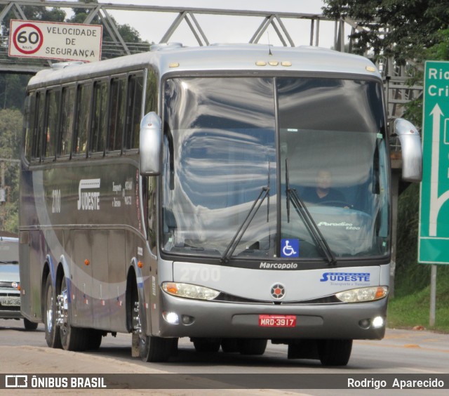 Sudeste Transporte e Turismo 2700 na cidade de Conselheiro Lafaiete, Minas Gerais, Brasil, por Rodrigo  Aparecido. ID da foto: 6741909.