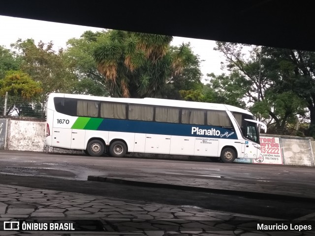 Planalto Transportes 1670 na cidade de Uruguaiana, Rio Grande do Sul, Brasil, por Mauricio Lopes. Número da foto: #6698126.