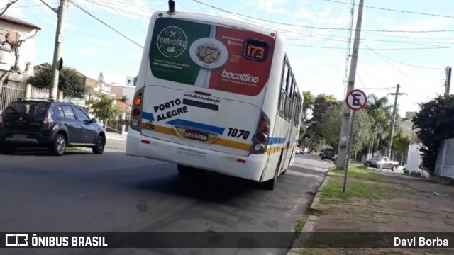 Trevo Transportes Coletivos 1070 na cidade de Porto Alegre, Rio Grande do Sul, Brasil, por Davi Borba. ID da foto: 6743033.