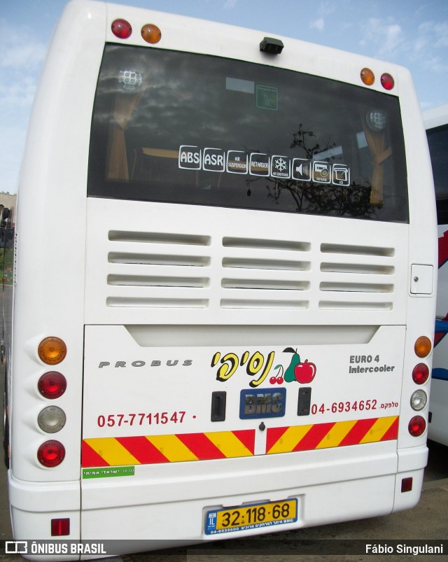 Ônibus Particulares 32.118.68 na cidade de Jerusalem, Israel, por Fábio Singulani. ID da foto: 6743573.