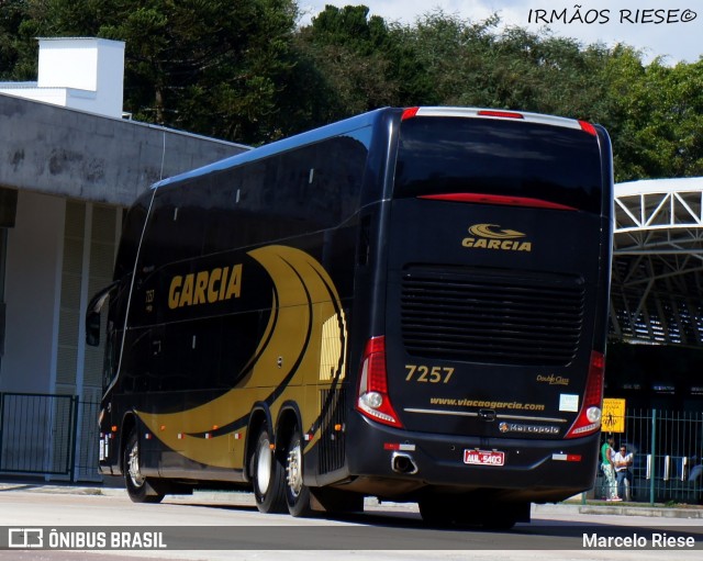 Viação Garcia 7257 na cidade de Curitiba, Paraná, Brasil, por Marcelo Riese. ID da foto: 6744596.