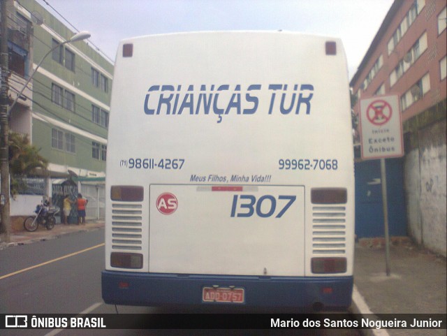 Ônibus Particulares 1307 na cidade de Salvador, Bahia, Brasil, por Mario dos Santos Nogueira Junior. ID da foto: 6745529.