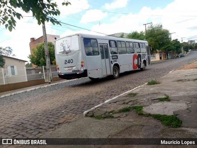 Viação Centro Oeste 240 na cidade de Santiago, Rio Grande do Sul, Brasil, por Mauricio Lopes. Número da foto: #6757590.