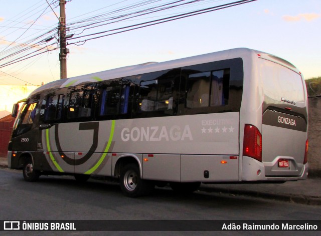 Gonzaga Turismo 2500 na cidade de Belo Horizonte, Minas Gerais, Brasil, por Adão Raimundo Marcelino. ID da foto: 6760487.