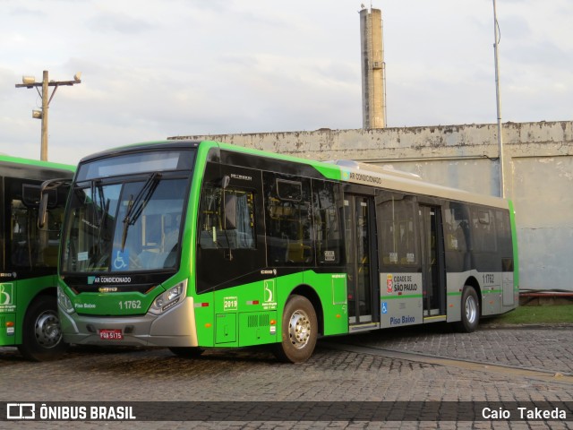 Viação Santa Brígida 1 1762 na cidade de São Paulo, São Paulo, Brasil, por Caio  Takeda. ID da foto: 6765042.