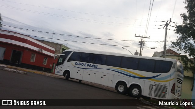 Viação Ouro e Prata 595 na cidade de Quaraí, Rio Grande do Sul, Brasil, por Mauricio Lopes. Número da foto: #6764840.
