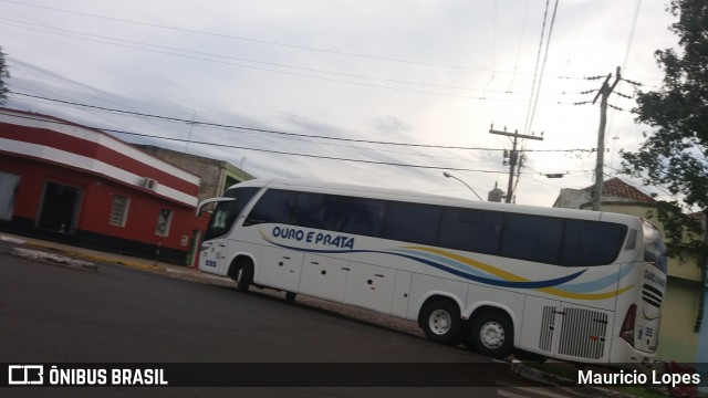 Viação Ouro e Prata 595 na cidade de Quaraí, Rio Grande do Sul, Brasil, por Mauricio Lopes. ID da foto: 6764840.