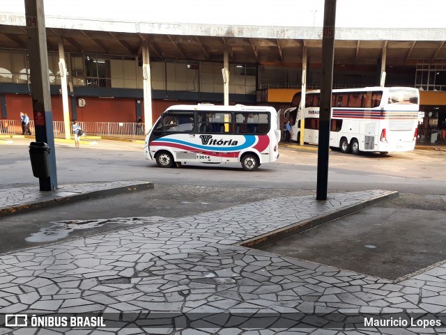 Expresso Vitória de Transportes 13014 na cidade de Porto Alegre, Rio Grande do Sul, Brasil, por Mauricio Lopes. Número da foto: #6764890.